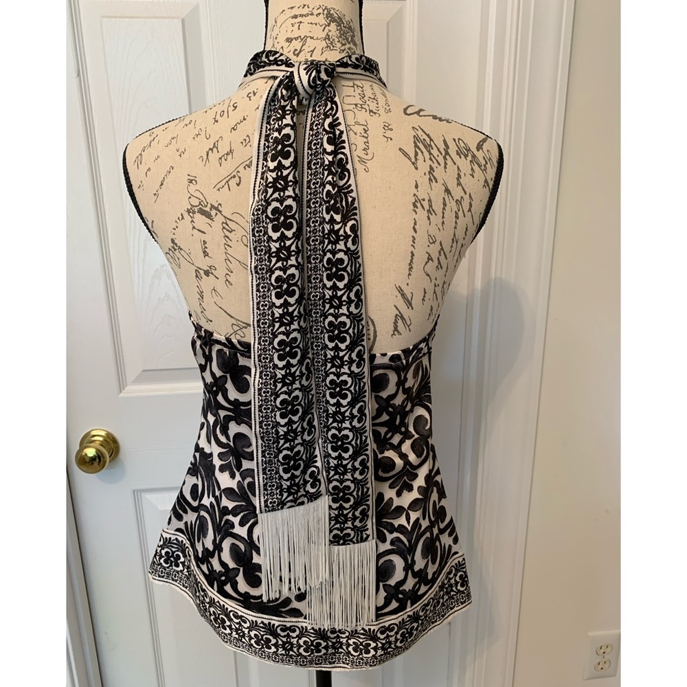Fancy black and cream halter top with silver ring deco - Picture 2 of 6